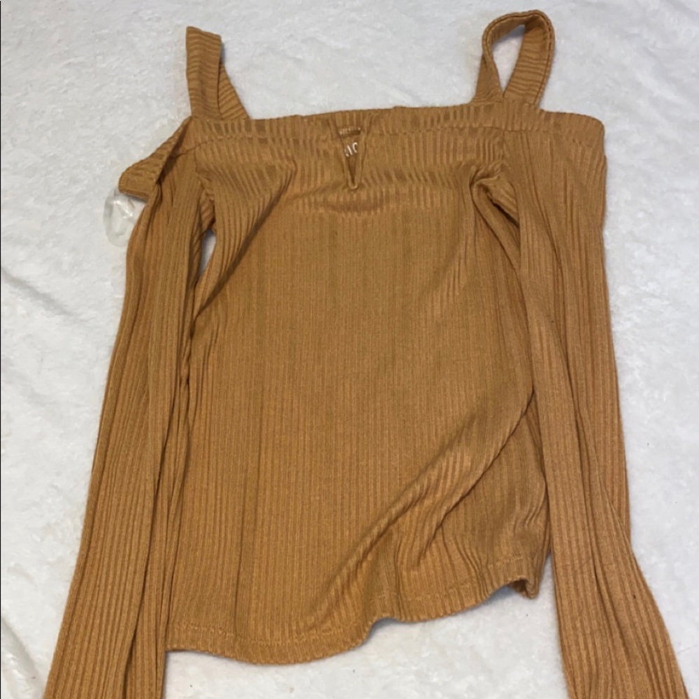 Soft Aeropostale mustard v front LS Tee S